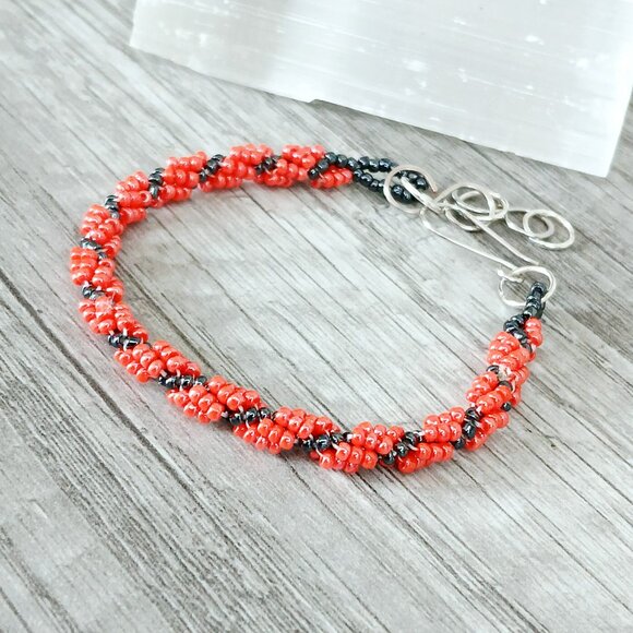 Orange beaded spiral rope bracelet, adjustable seed bead bracelet - Picture 2 of 4